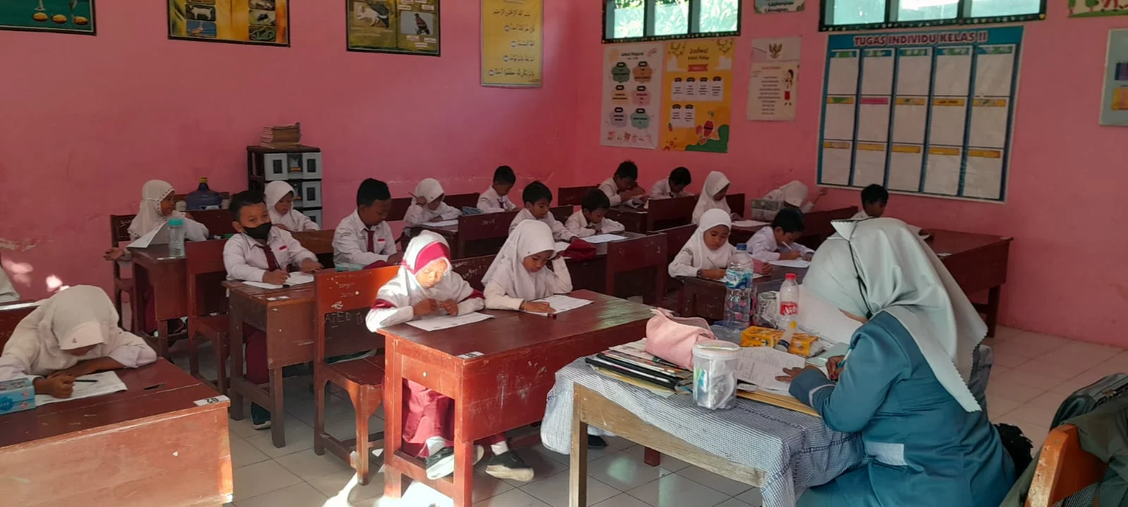 Ruang Kelas yang bersih dan nyaman